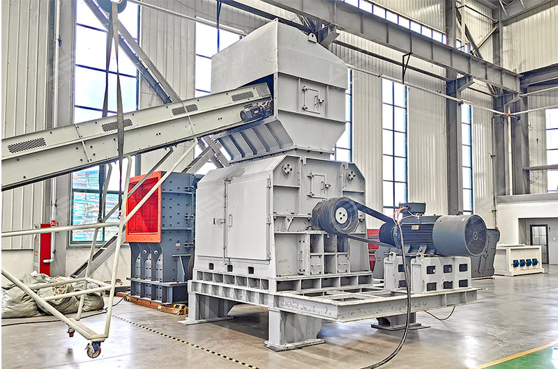 细碎<a href=https://www.lajisisuiji.com/double-shaft/biomass-shredder.html target=_blank class=infotextkey>生物质破碎机</a>