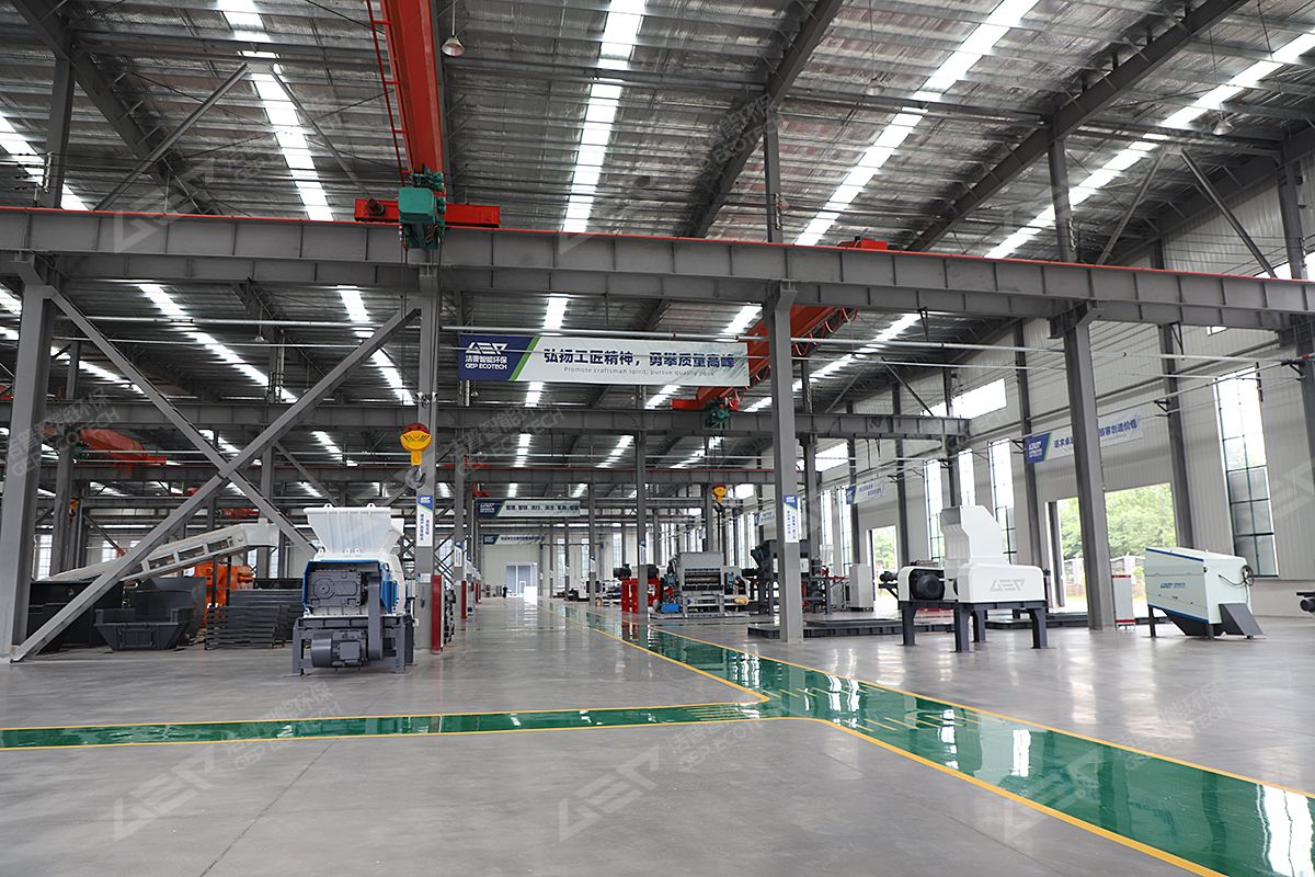 洁普破碎机厂家车间