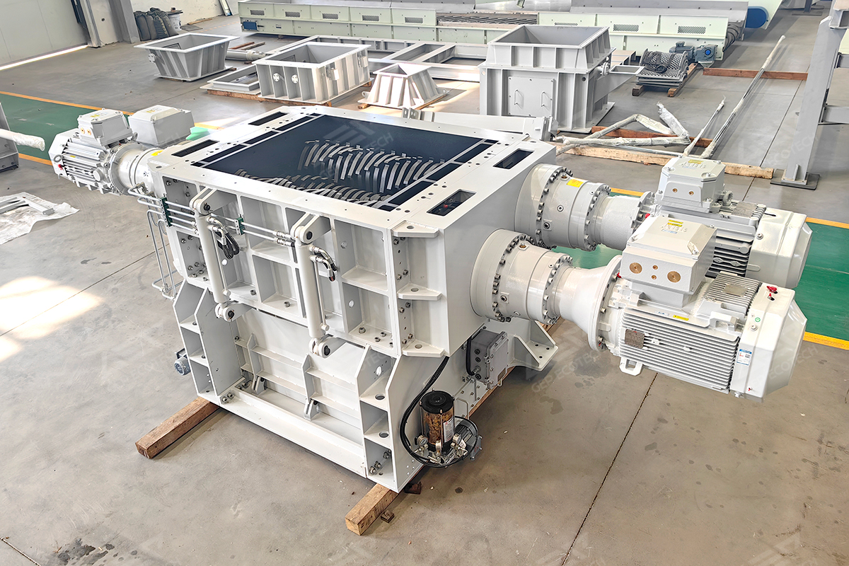 四轴金属细碎机