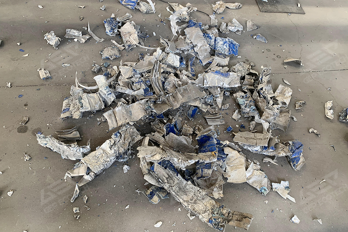 废料破碎后成品